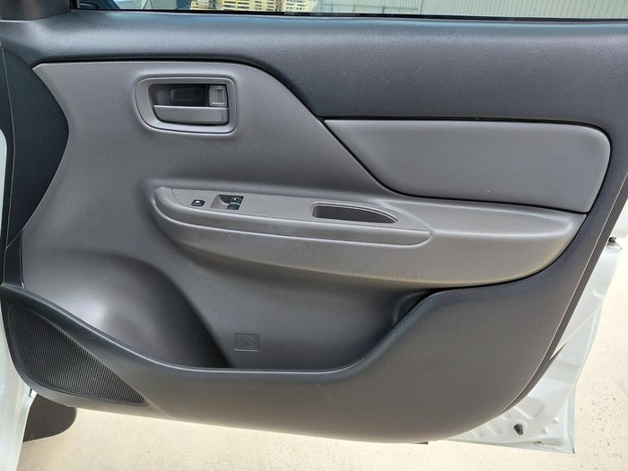 2017 Mitsubishi Triton GLX MQ MY18 4X4 Dual Range White