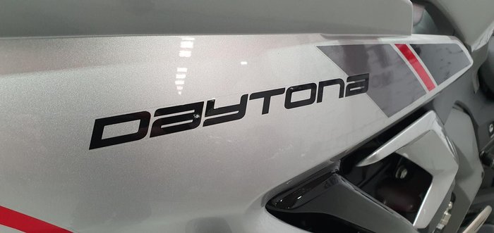 2026 Triumph Daytona 660 LAMS Daytona Silver