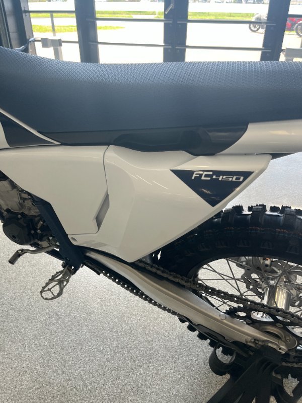 2026 HUSQVARNA FC450 WHITE