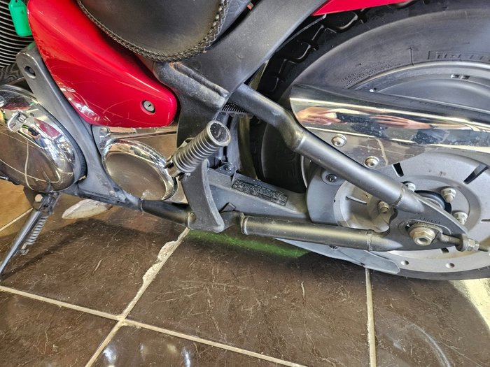 2010 Kawasaki VULCAN 900 (VN900) CLASSIC RED