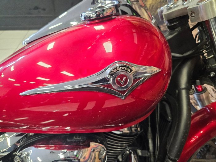 2010 Kawasaki VULCAN 900 (VN900) CLASSIC RED