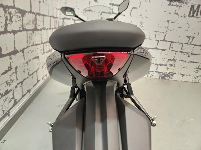 2026 Triumph Daytona 660 LAMS Daytona Black