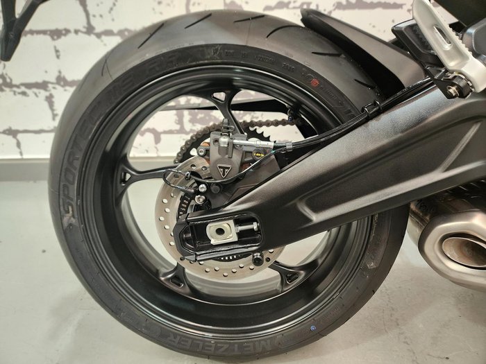 2026 Triumph Daytona 660 LAMS Daytona Black