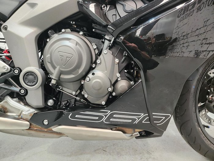 2026 Triumph Daytona 660 LAMS Daytona Black