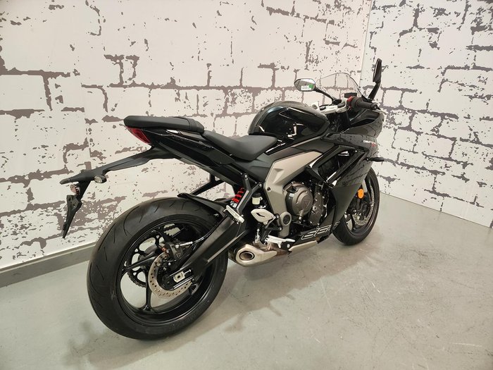 2026 Triumph Daytona 660 LAMS Daytona Black