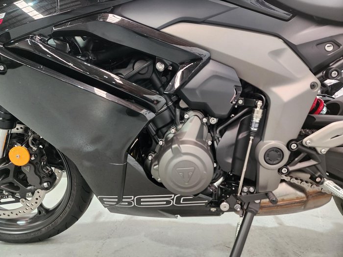 2026 Triumph Daytona 660 LAMS Daytona Black