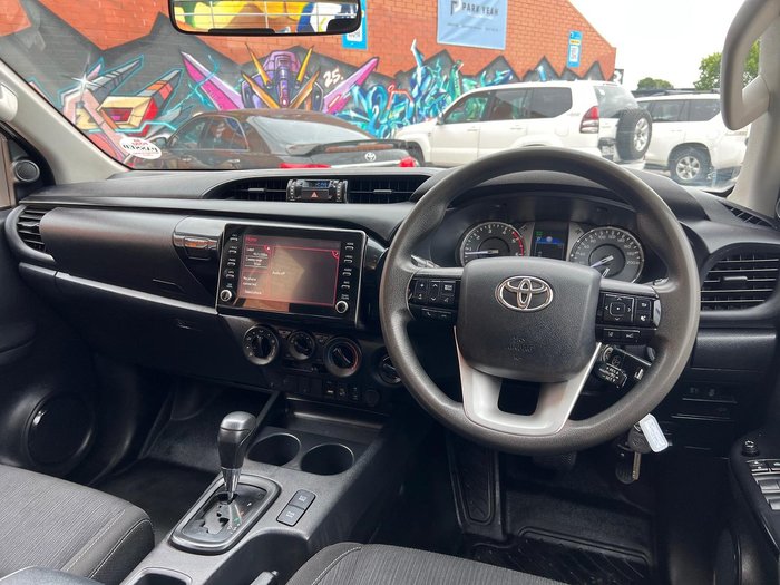 2020 Toyota Hilux SR