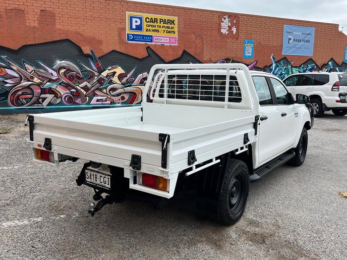 2020 Toyota Hilux SR