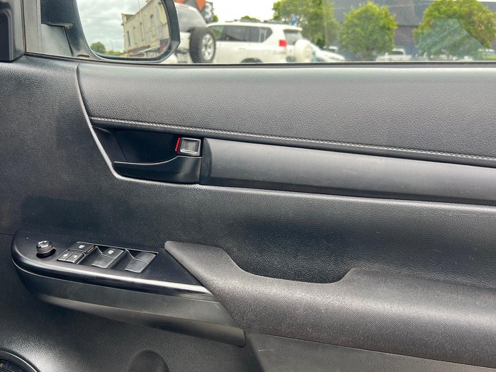 2020 Toyota Hilux SR