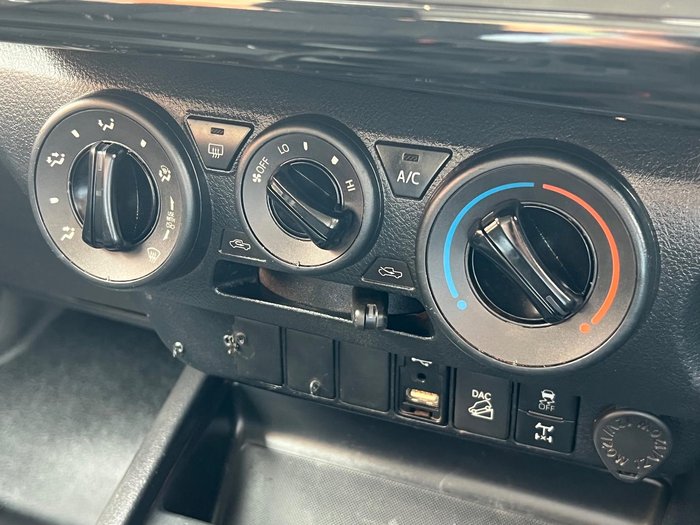 2020 Toyota Hilux SR
