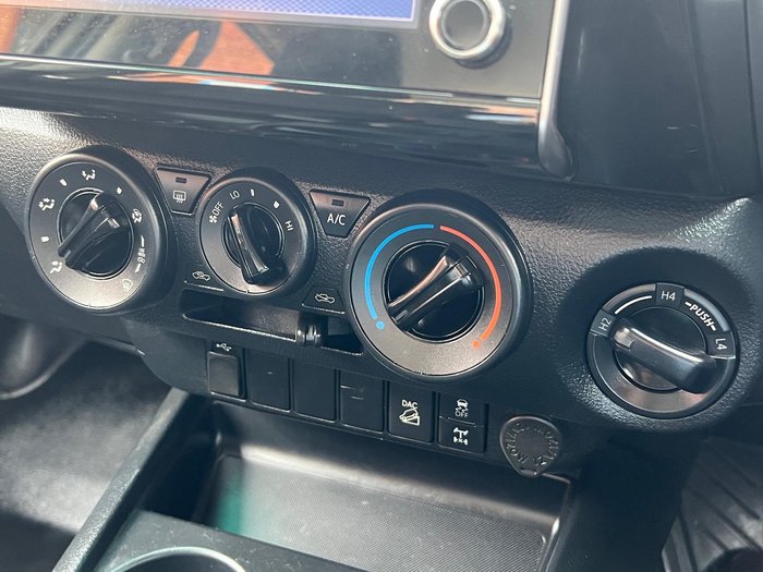 2021 Toyota Hilux SR