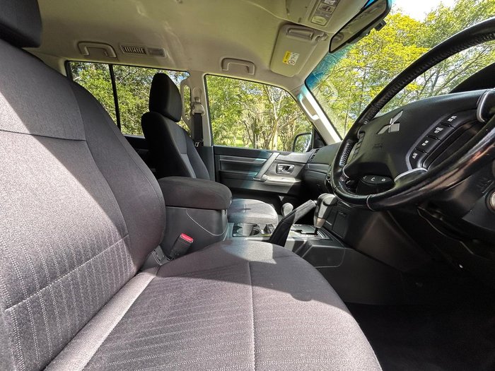 2016 Mitsubishi Pajero GLX