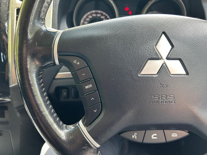 2016 Mitsubishi Pajero GLX