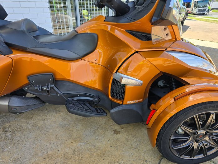 2015 BRP SPYDER RT Orange