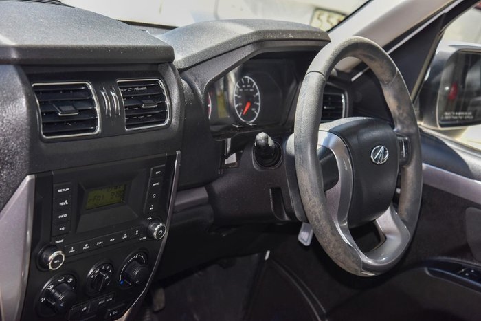 2022 Mahindra PIK-UP S6+