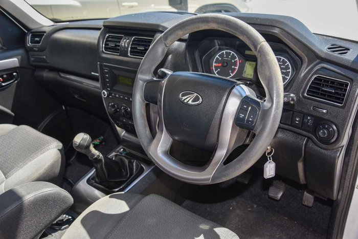 2022 Mahindra PIK-UP S6+