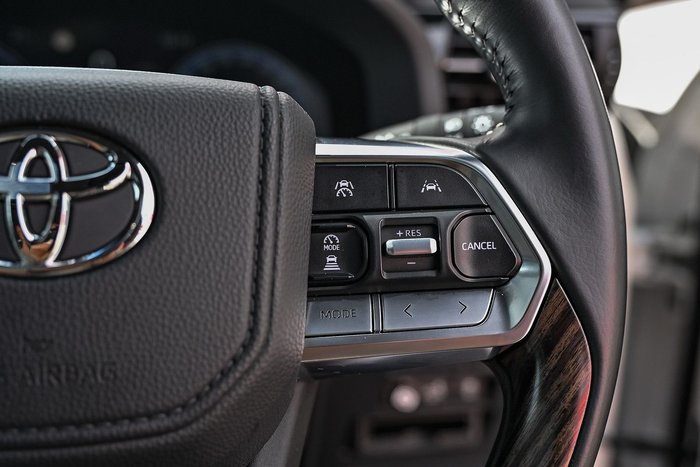 2025 Toyota Landcruiser VX