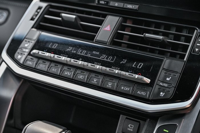 2025 Toyota Landcruiser VX