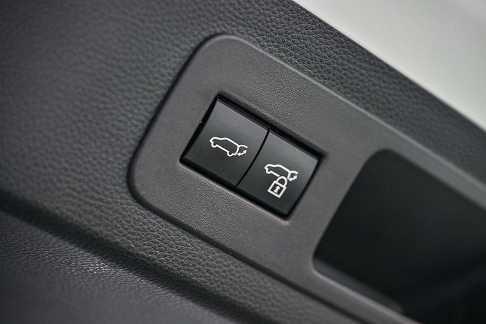 2025 Toyota Landcruiser VX