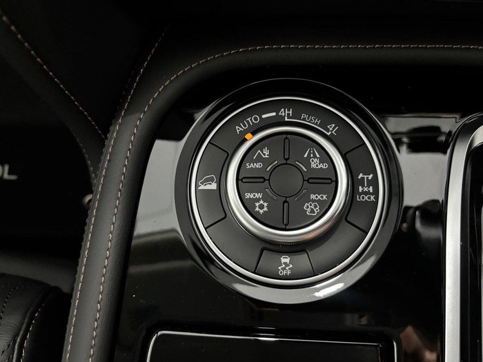 2026 Nissan Patrol Warrior Y62 MY26 4X4 Dual Range Black Obsidian