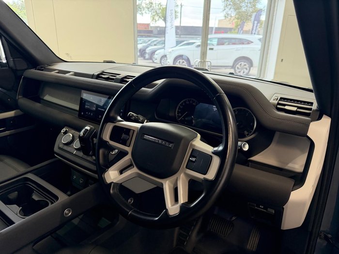 2022 Land Rover Defender 110 D300 SE