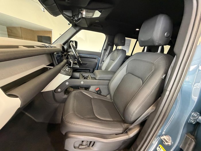 2022 Land Rover Defender 110 D300 SE