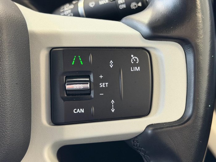 2022 Land Rover Defender 110 D300 SE