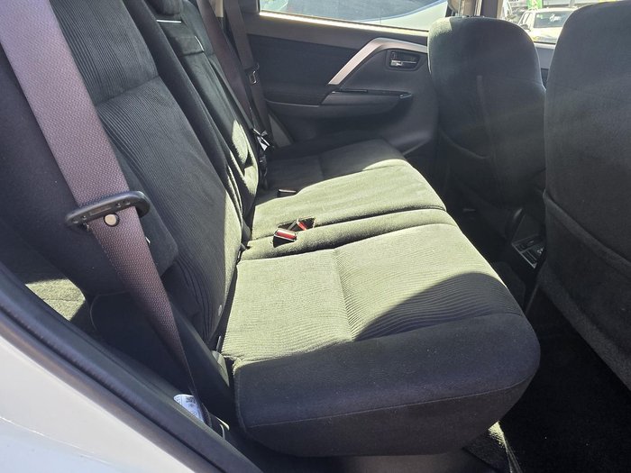 2022 Mitsubishi Pajero Sport GLX