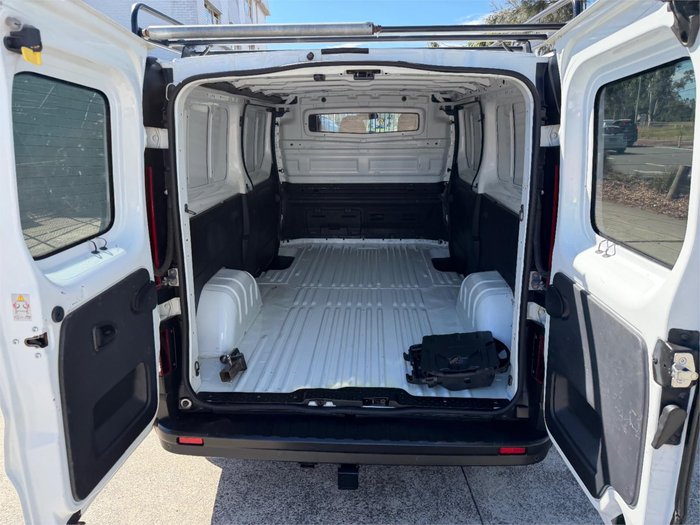 2018 RENAULT TRAFIC FORMULA EDITION SWB X82 MY18 White