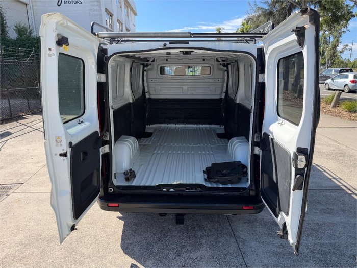 2018 RENAULT TRAFIC FORMULA EDITION SWB X82 MY18 White