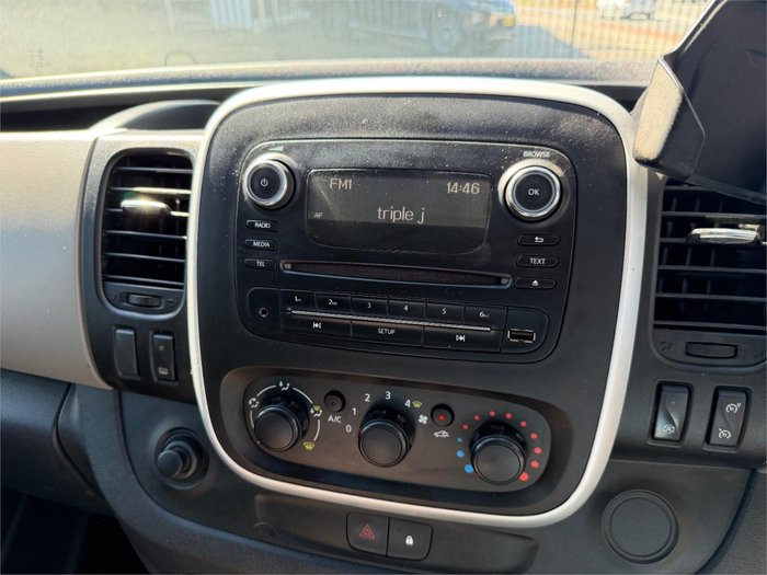 2018 RENAULT TRAFIC FORMULA EDITION SWB X82 MY18 White