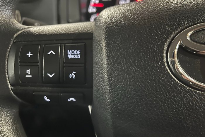2024 Toyota Landcruiser GXL