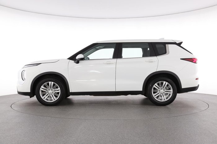 2022 Mitsubishi Outlander ES