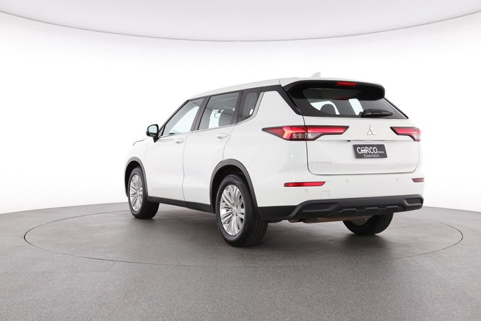2022 Mitsubishi Outlander ES