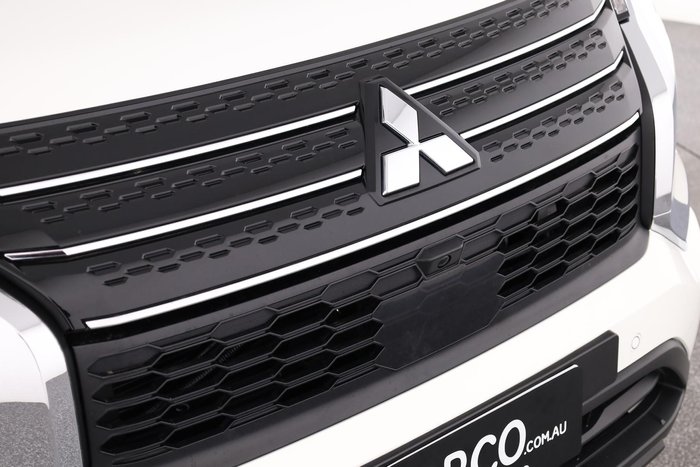 2022 Mitsubishi Outlander ES