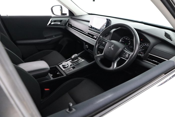 2022 Mitsubishi Outlander ES