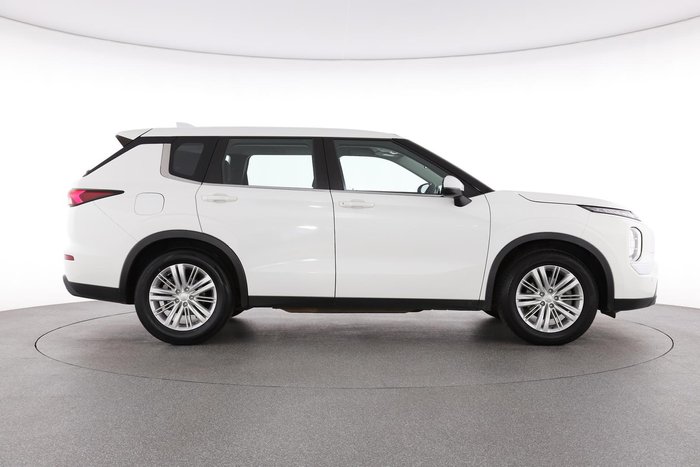 2022 Mitsubishi Outlander ES