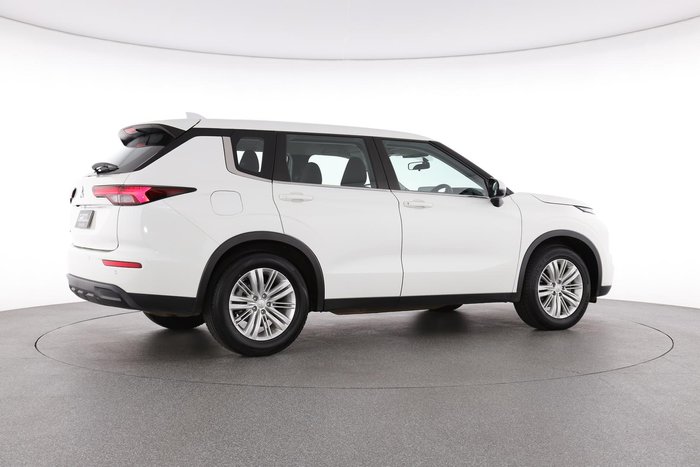 2022 Mitsubishi Outlander ES