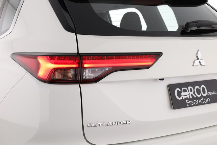 2022 Mitsubishi Outlander ES
