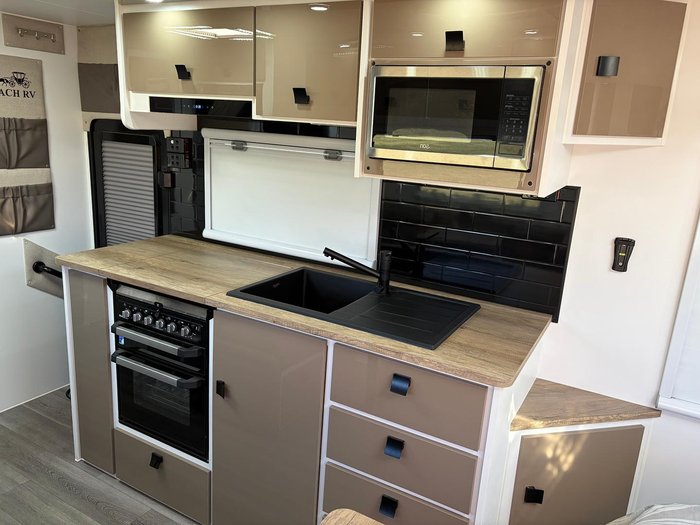 2026 Coach RV HM SERIES 20ft **Was 109,990 now $99,990**