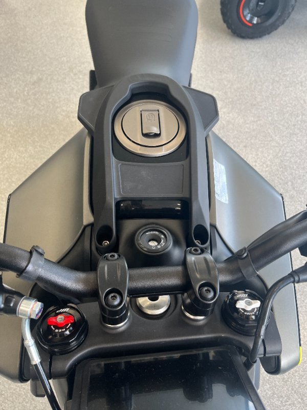 2025 HUSQVARNA SVARTPILEN 401 VELOCITY GREY