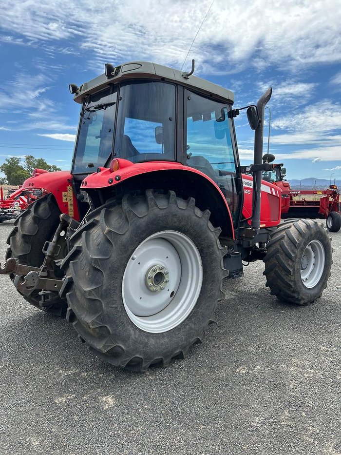 2011 Massey Ferguson 5445