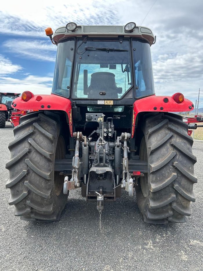 2011 Massey Ferguson 5445