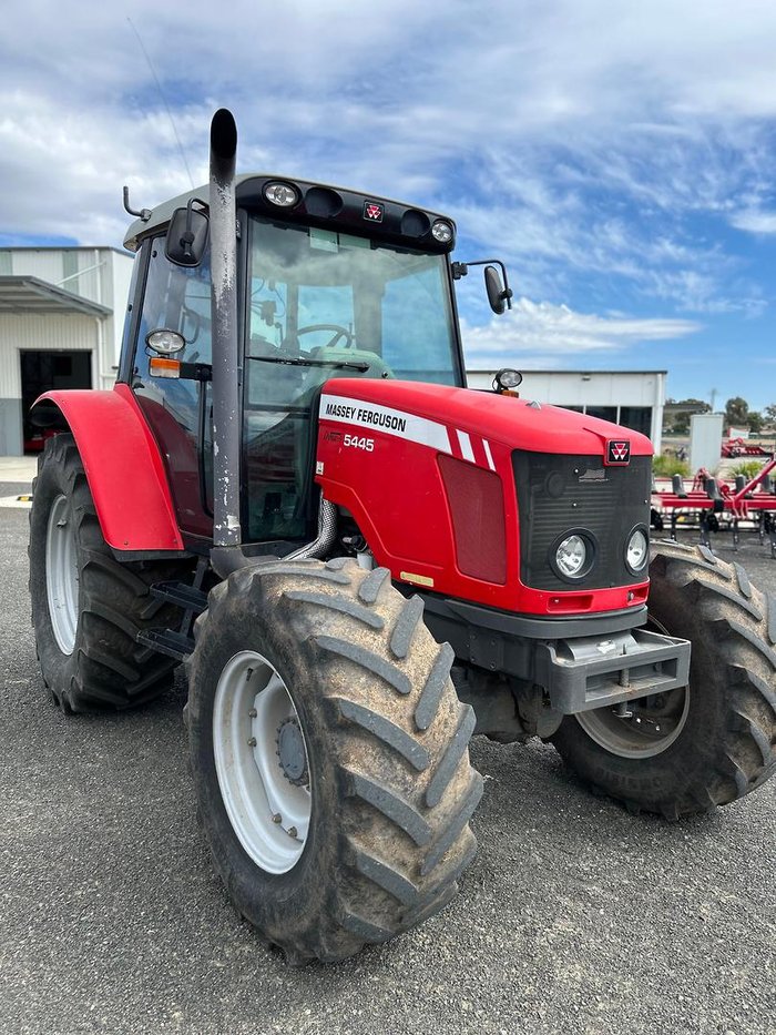 2011 Massey Ferguson 5445