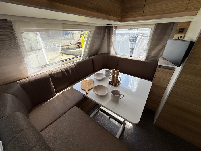 2018 Adria Altea 552