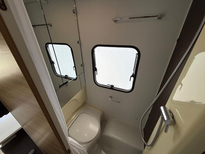 2018 Adria Altea 552