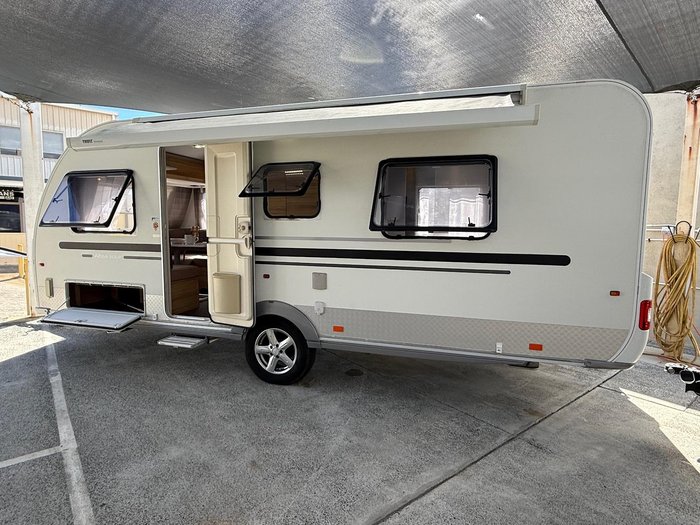 2018 Adria Altea 552