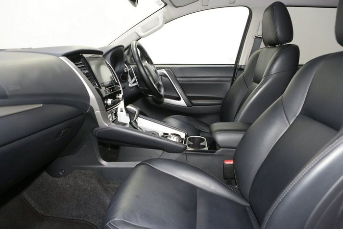 2023 Mitsubishi Pajero Sport GLS