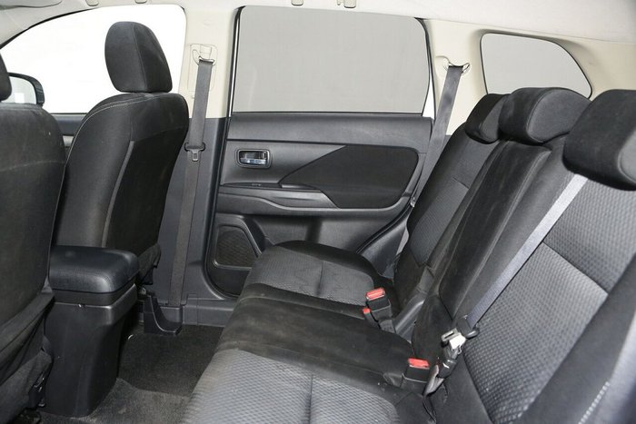 2017 Mitsubishi Outlander LS