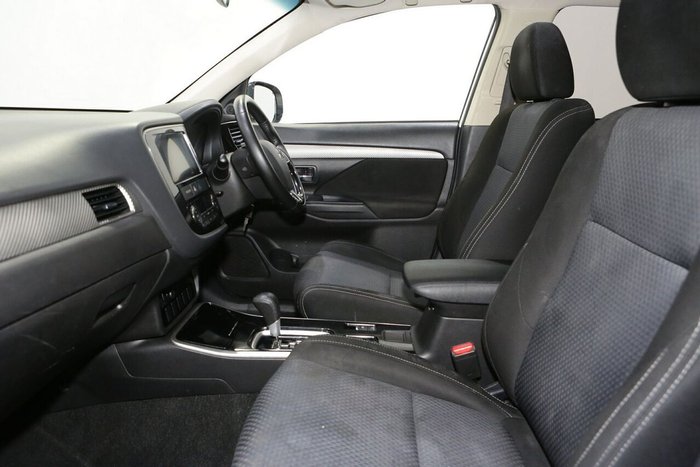 2017 Mitsubishi Outlander LS